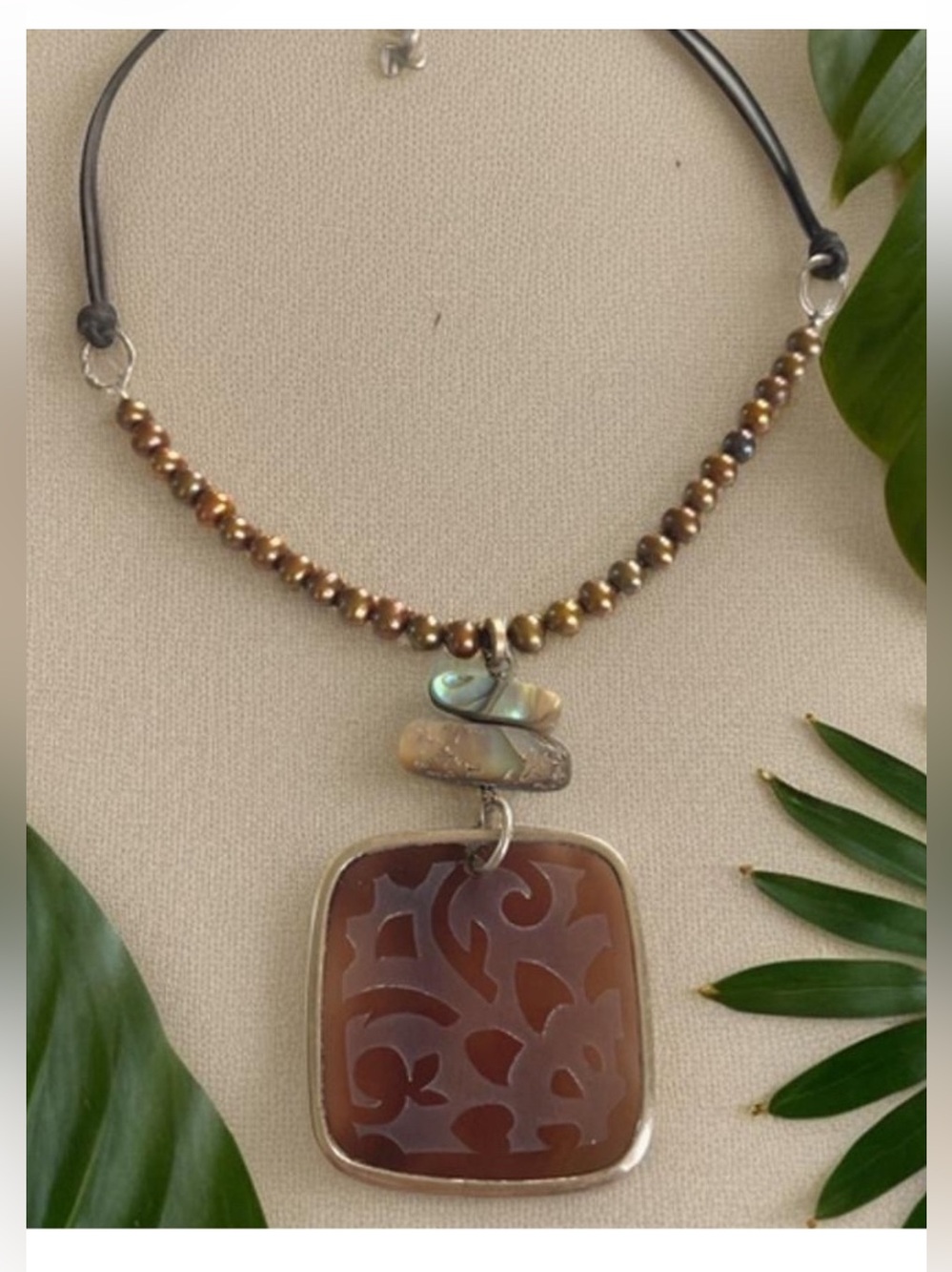 Silpada Etched Pen Shell Pendant Necklace N1803